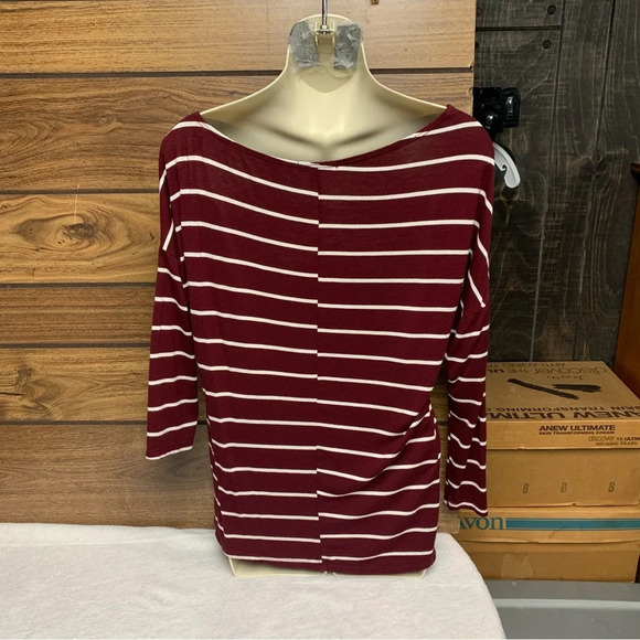 White Birch size small burgundy/white striped top front twist - Picture 4 of 7